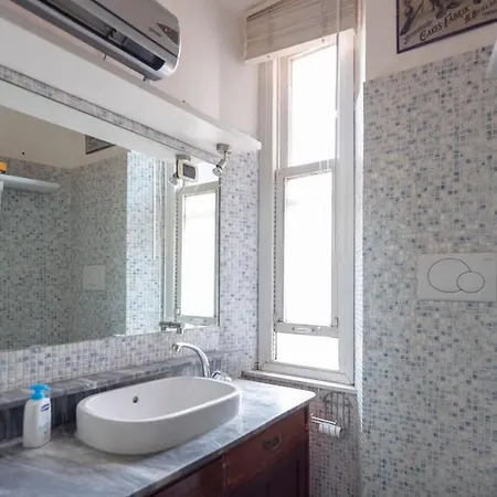 Ponte Milvio History Apartment *